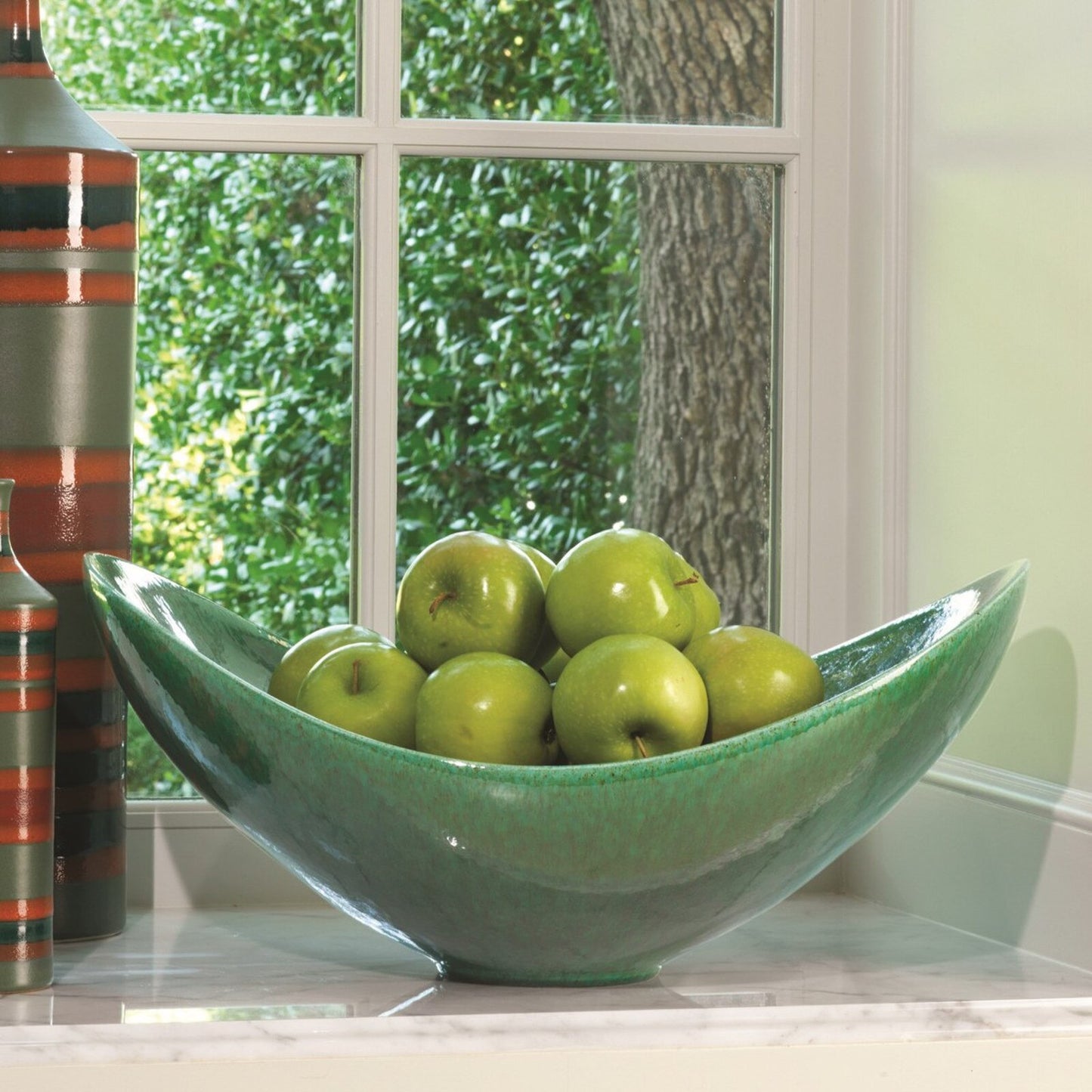 Elegant Emerald Swoop Bowl